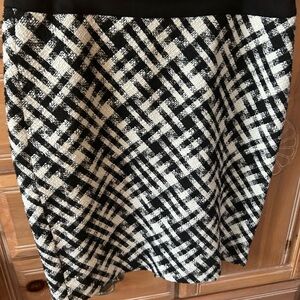 WHBM Black/White wool blend skirt